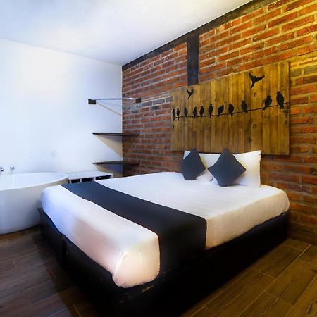 Hotel Cabanas Azul Tequilana Arandas Buitenkant foto