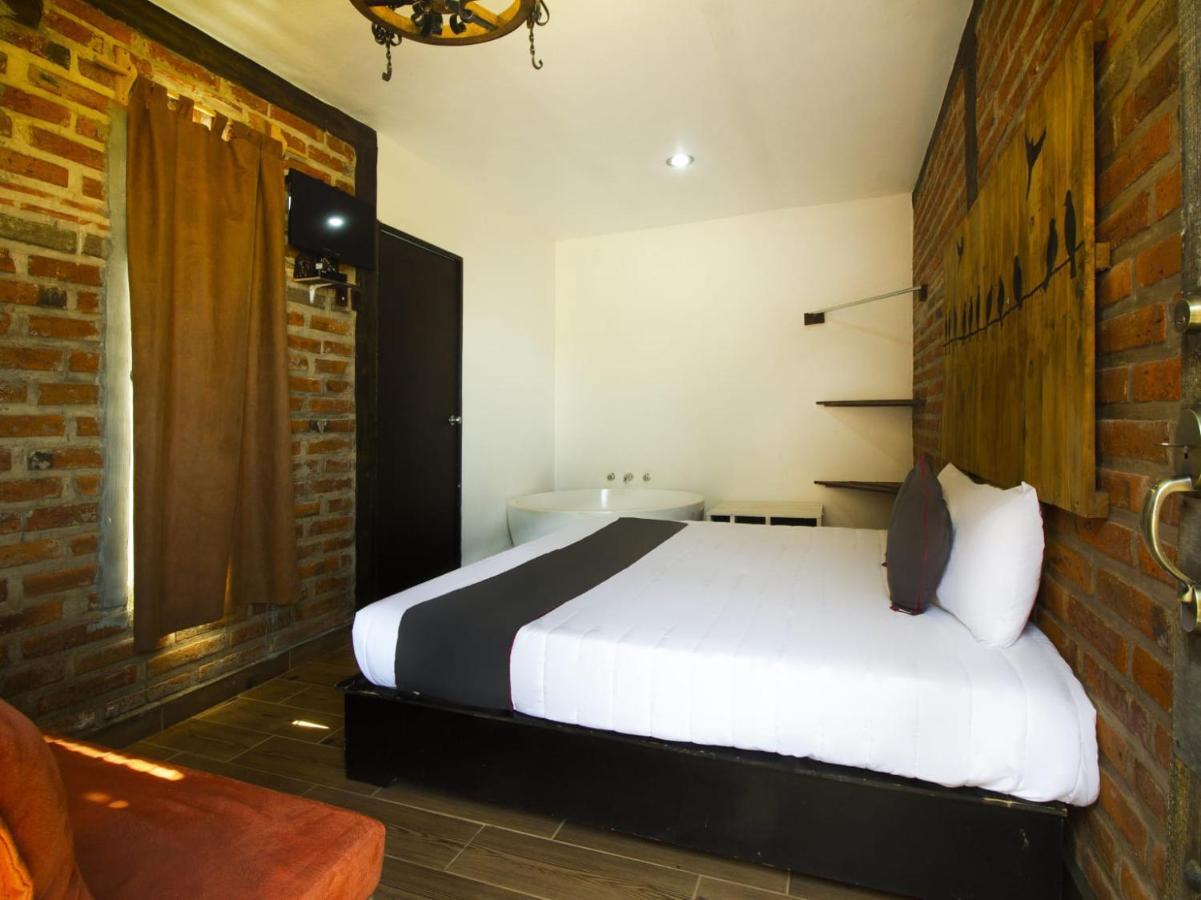 Hotel Cabanas Azul Tequilana Arandas Buitenkant foto